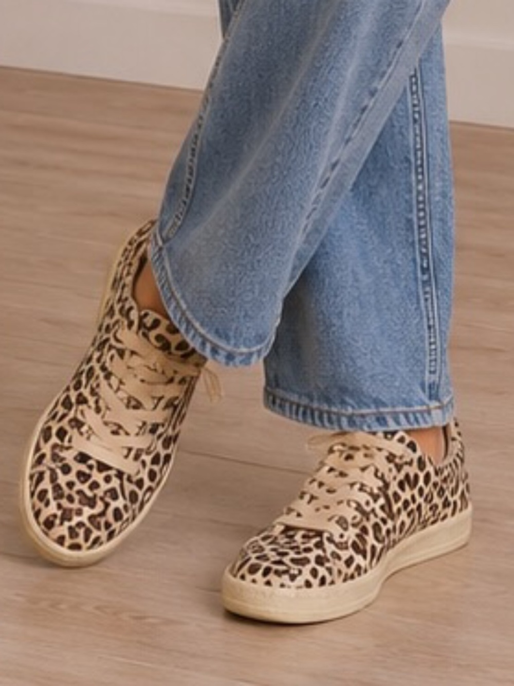 Skechers Lace Up Shoes Womens Size 6 Leopard Print Memory Foam Air-Cooled